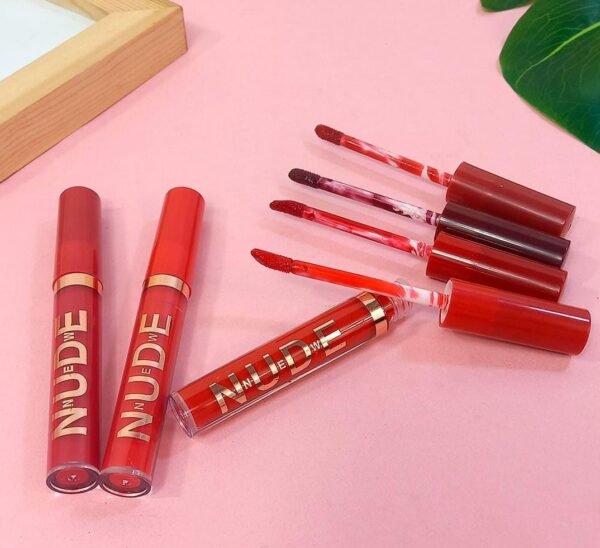 LABIAL NUDE