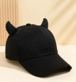 GORRA CUERNOS