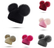 GORRO CON BOLITAS